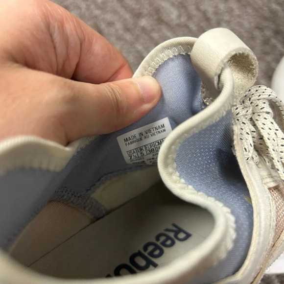 Reebox Women’s  Beige Running Shoes - Picture 5 of 6